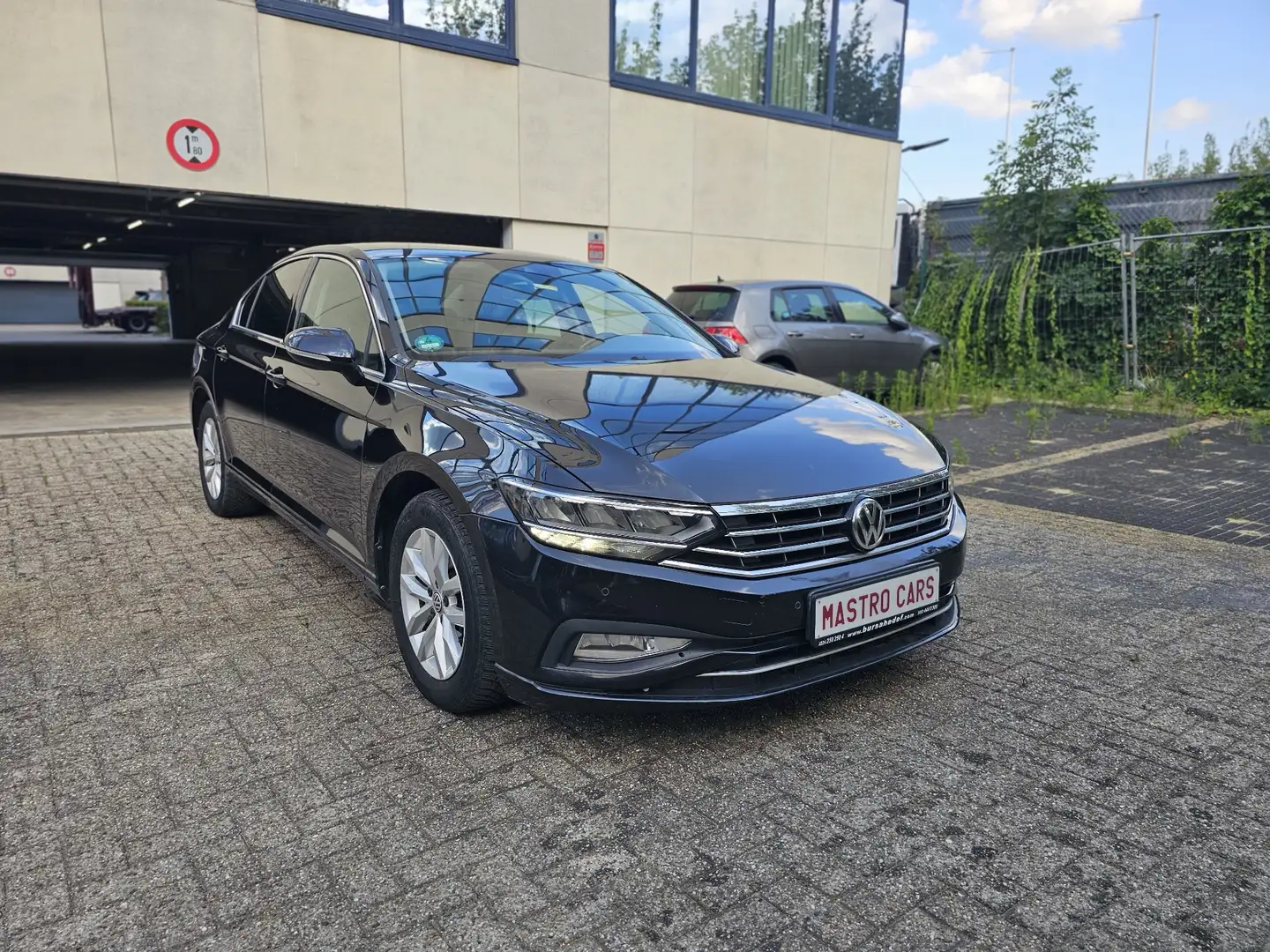 Volkswagen Passat 2.0 TDi SCR Highline DSG (EU6.2) Noir - 1