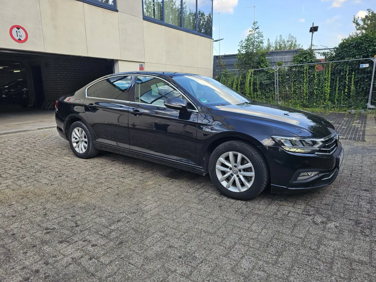 Volkswagen Passat 2.0 TDi SCR Highline DSG (EU6.2) Noir - 2