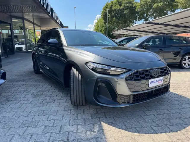 Audi A5 view 4