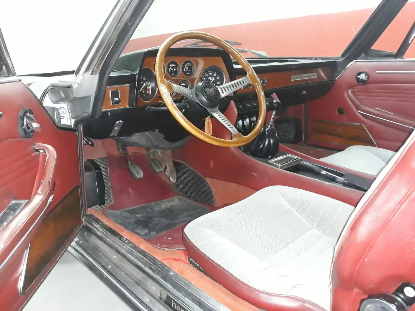 Fiat Dino 2400 - 2