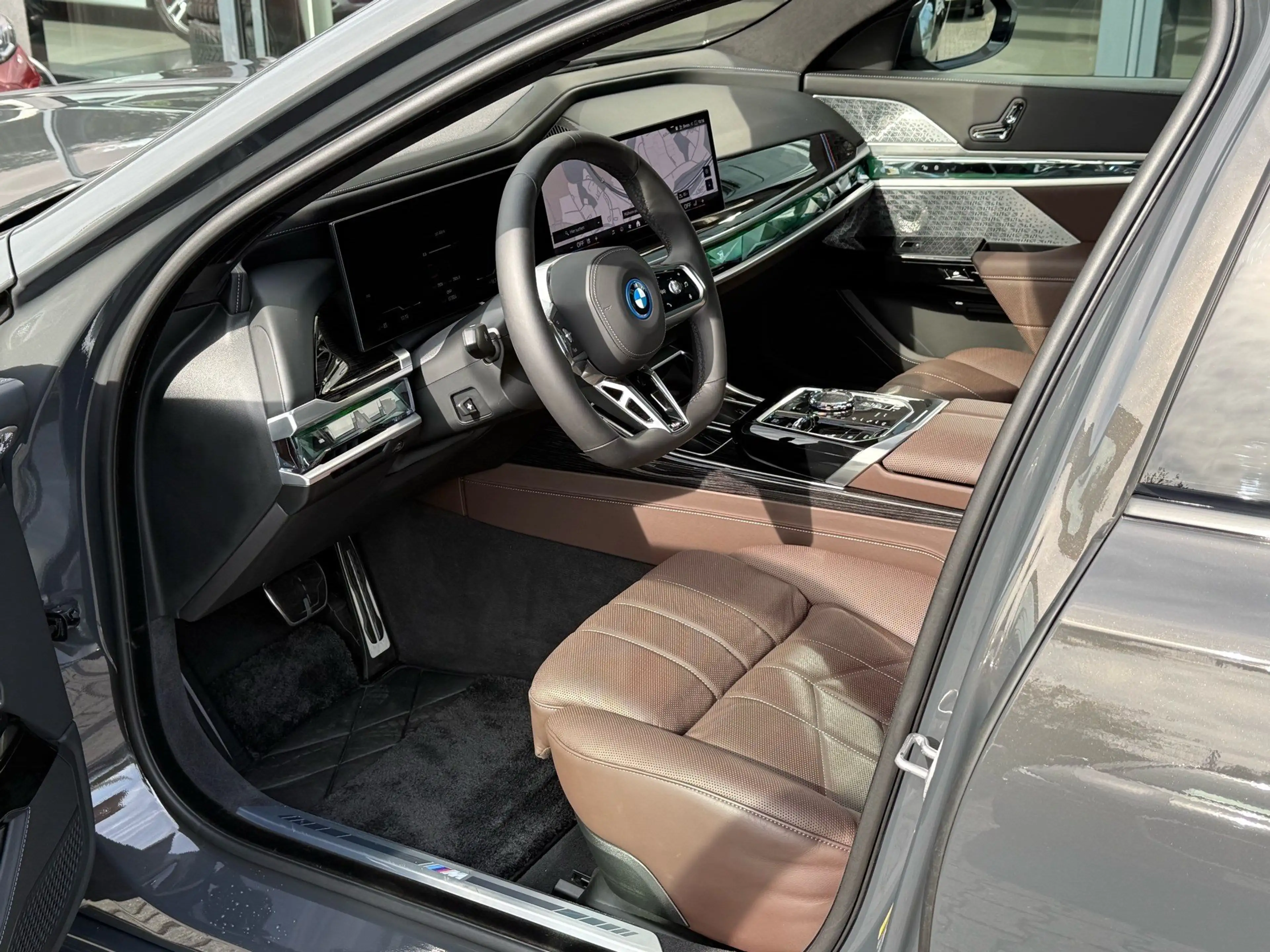 BMW i7 xDrive60 M Sportpaket //B&W Panorama HUD 360*Kamer — photo 5