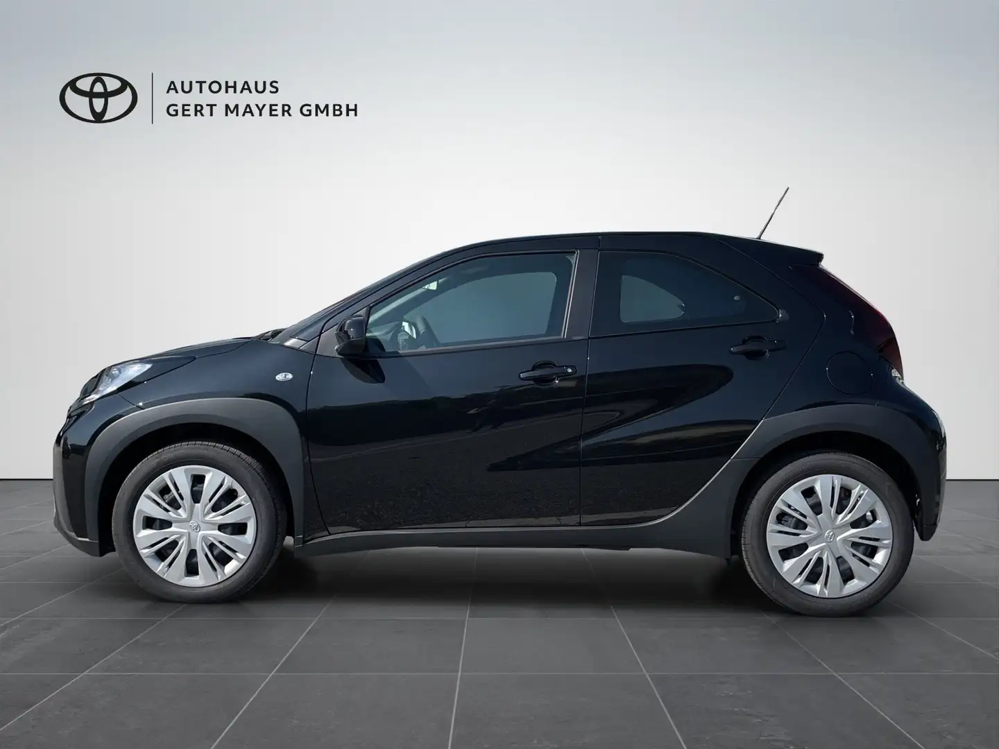 Toyota Aygo X Play Schwarz - 2