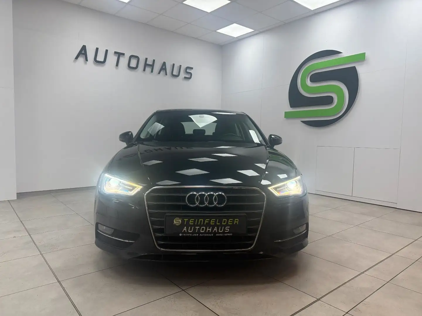 Audi A3 2.0 TDI S-line Sportpaket/NAVI/ALU/SHZ/TEMPOM Schwarz - 2