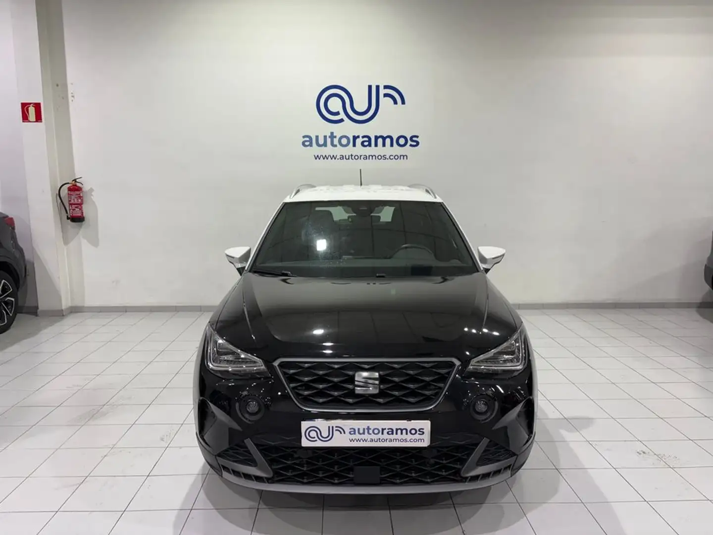 SEAT Arona 1.0 TSI 81KW FR 110 5P Negro - 2