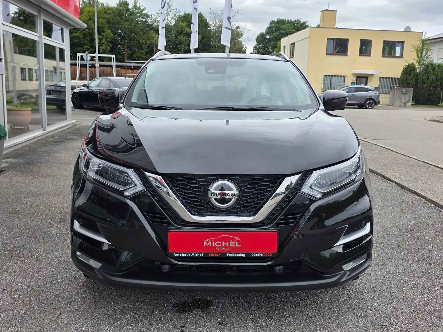 Nissan Qashqai Tekna 4x4 Schwarz - 1