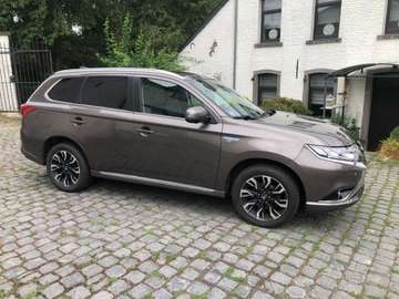 Outlander PHEV 2.0i 4WD Instyle (haut de gamme)