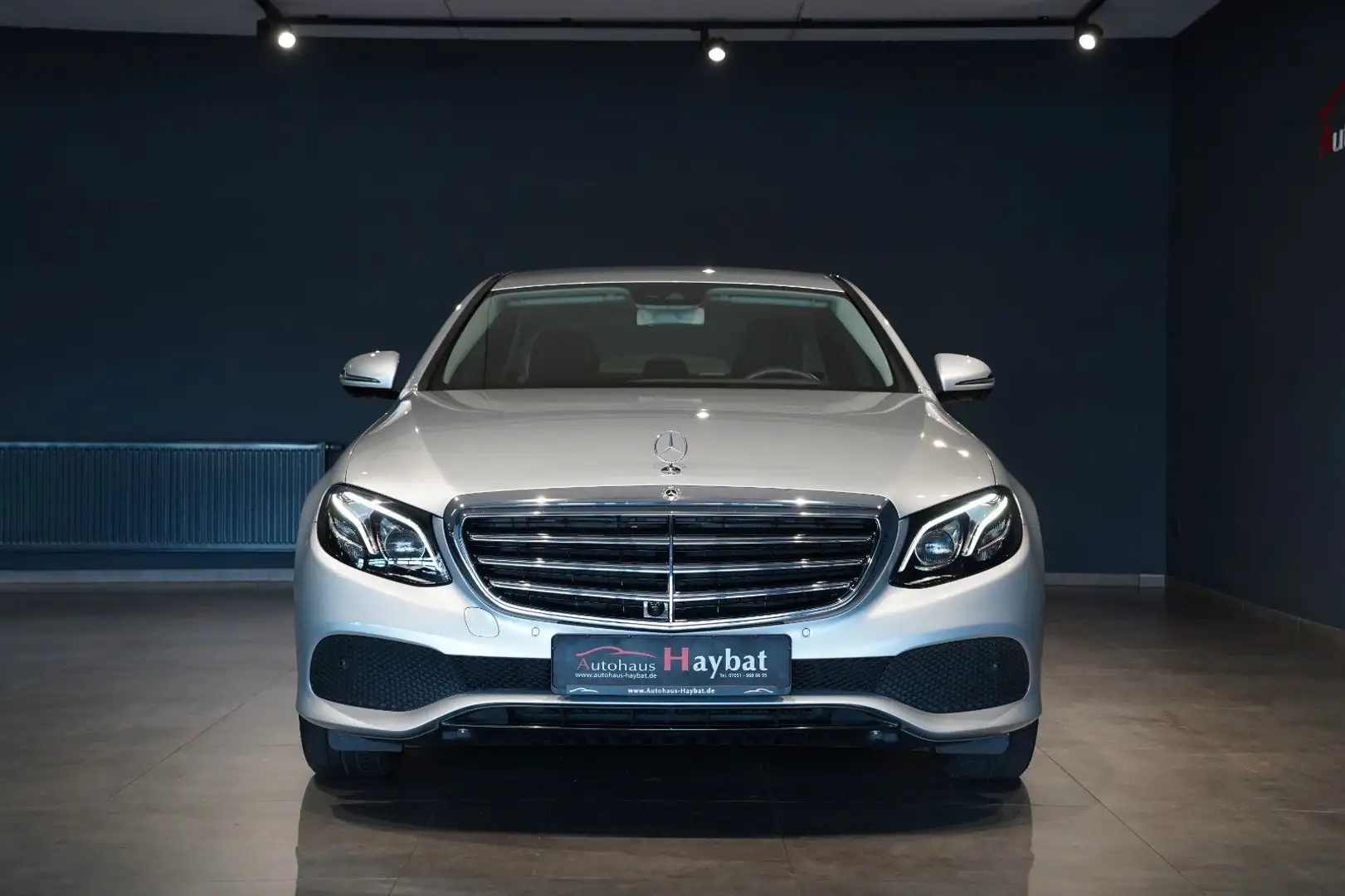 Mercedes-Benz E 200 Lim. MBUX-MBeam-360Kamera-AHK- 1.Hand Argento - 2