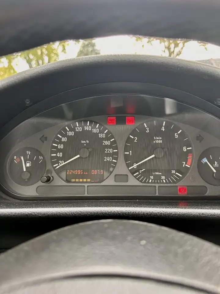 BMW 320i, foto 10
