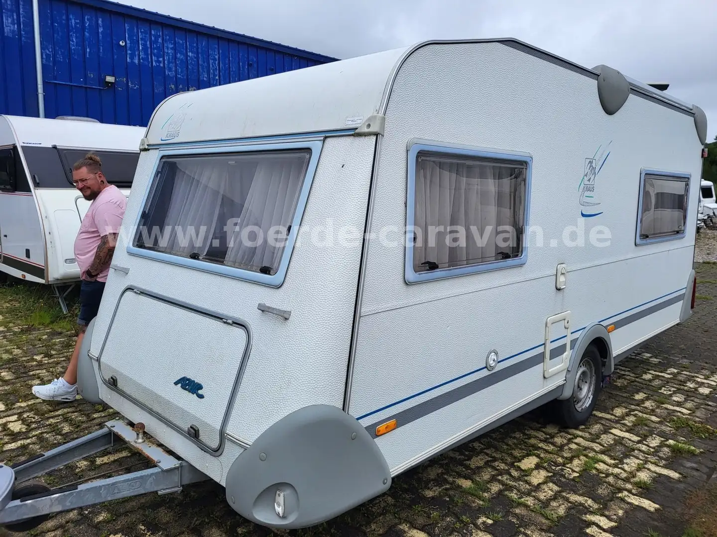 Knaus Azur 450 TFM Querbett - Nr. 104  (4) - 2