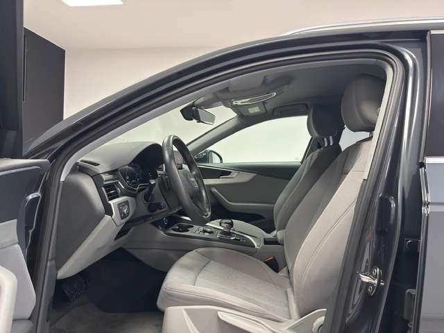 Audi A4 — photo 11