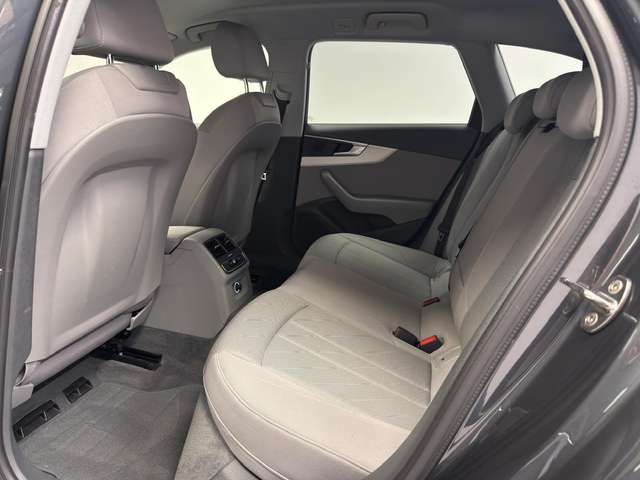 Audi A4 — photo 15