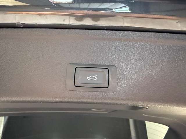Audi A4 — photo 17
