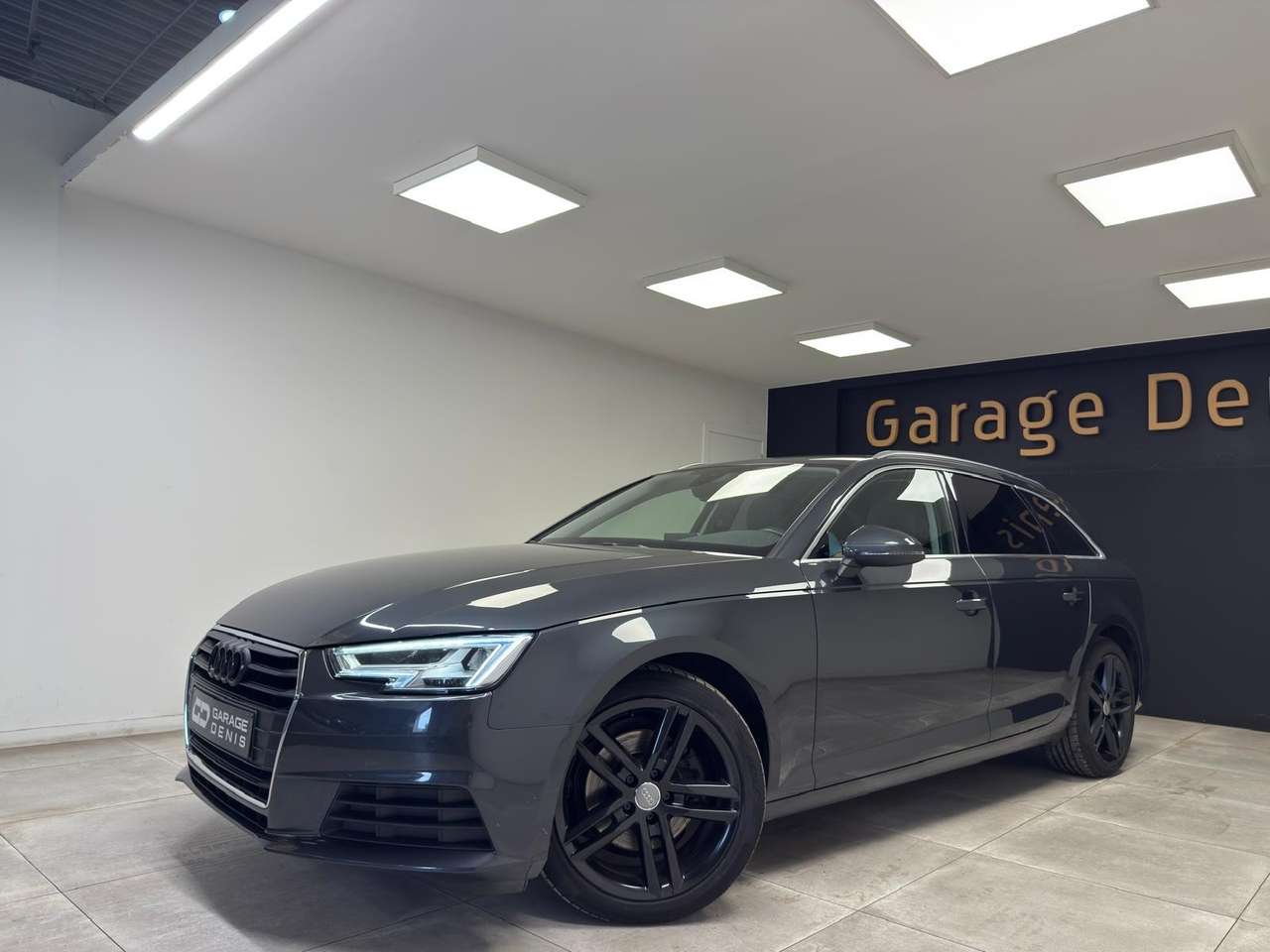 Audi A4 — photo 1