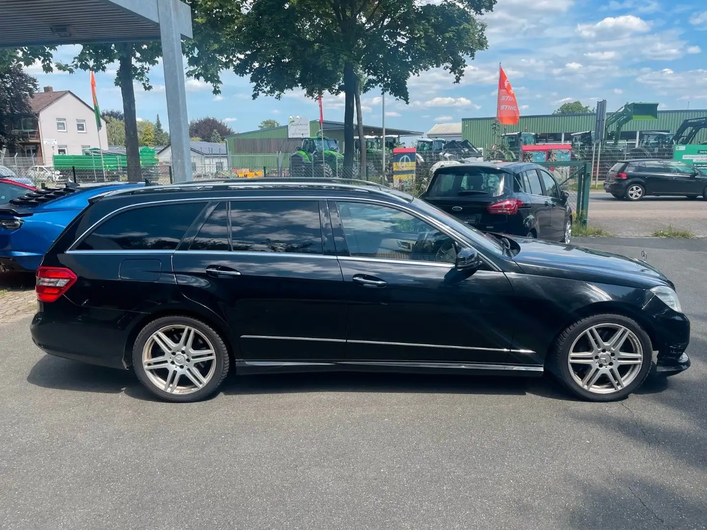 Mercedes-Benz E 500 T AMG-Line **Command**KEYLESS Schwarz - 2