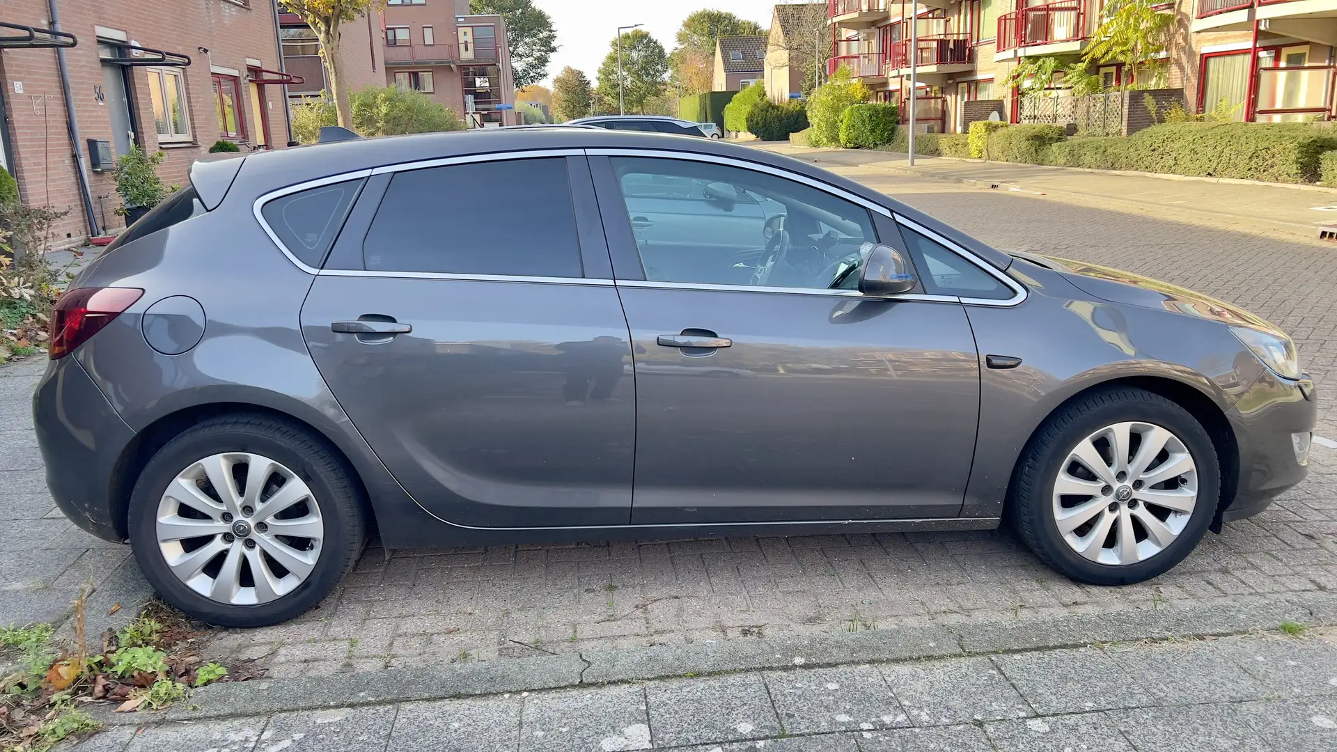 Opel Astra 1.4 Turbo Edition Grijs - 1