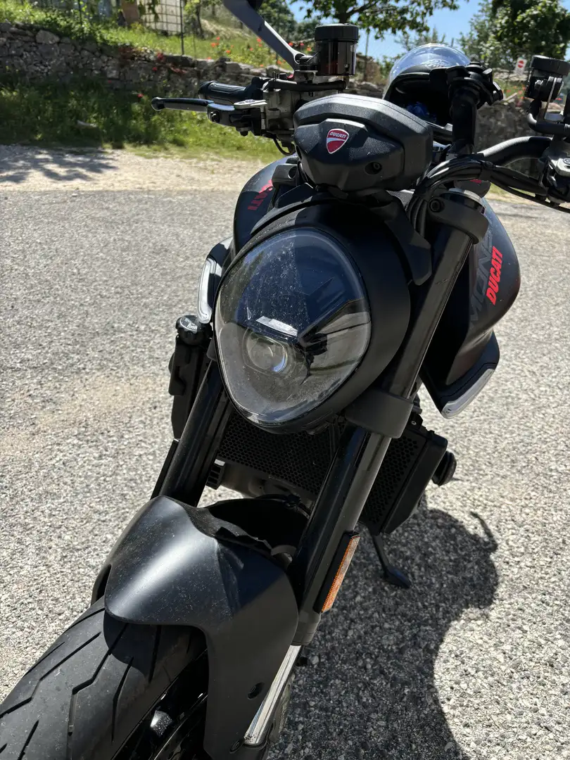 Ducati Monster 937 - 2