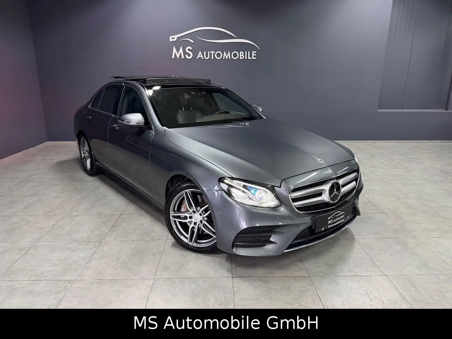 Mercedes-Benz E 400 E400d 4Matic AMG-Line Pano/360/Distronic Gris - 1