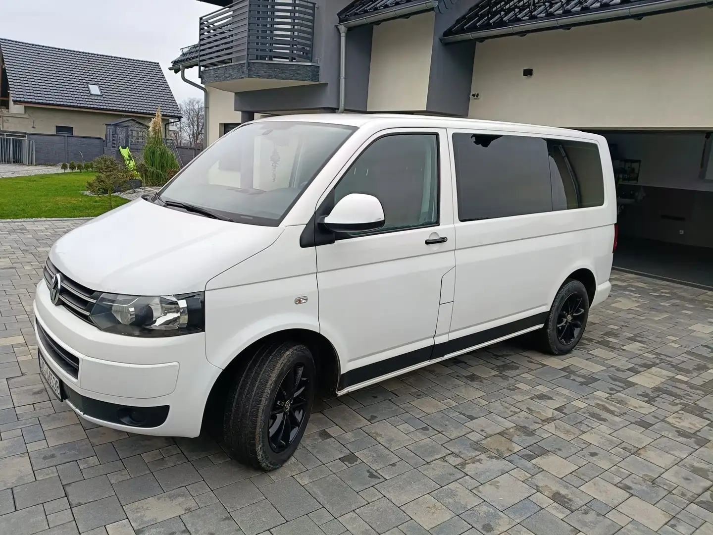 Volkswagen T5 Caravelle Kurz Trendline - 1