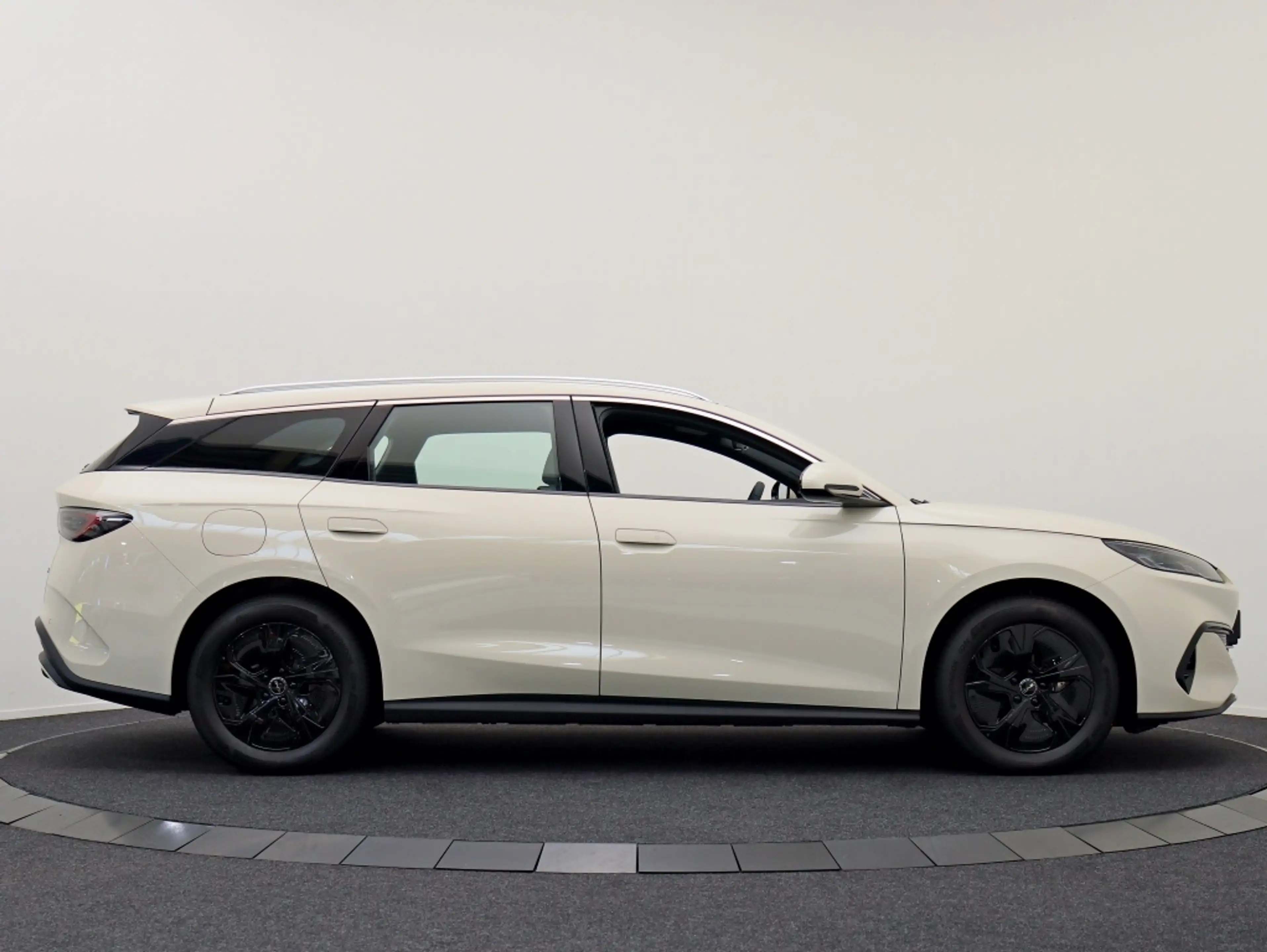 BYD Seal 6 Touring 1.5 DM-i Boost | Navigatie | Private lease — photo 11