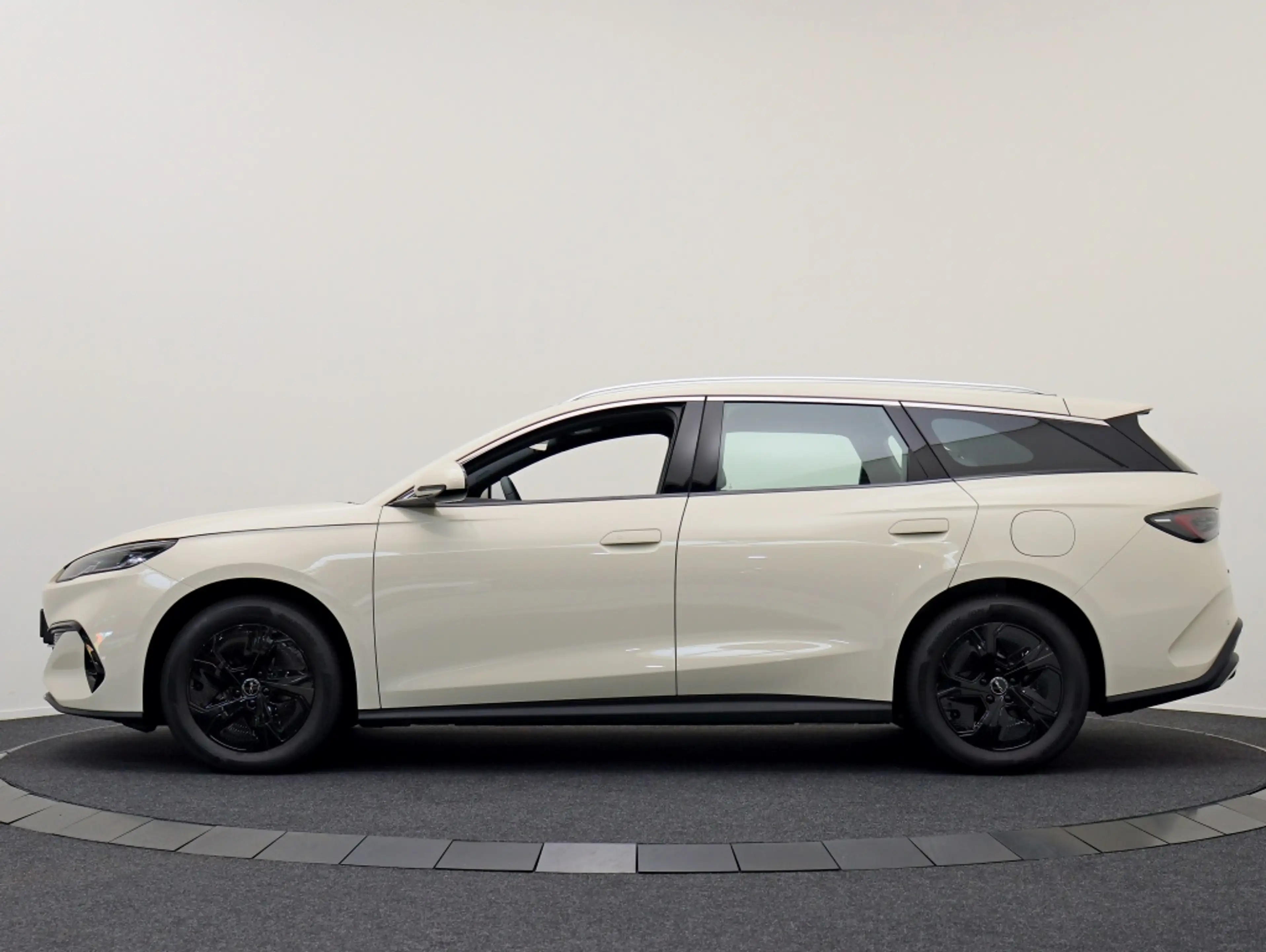BYD Seal 6 Touring 1.5 DM-i Boost | Navigatie | Private lease — photo 6