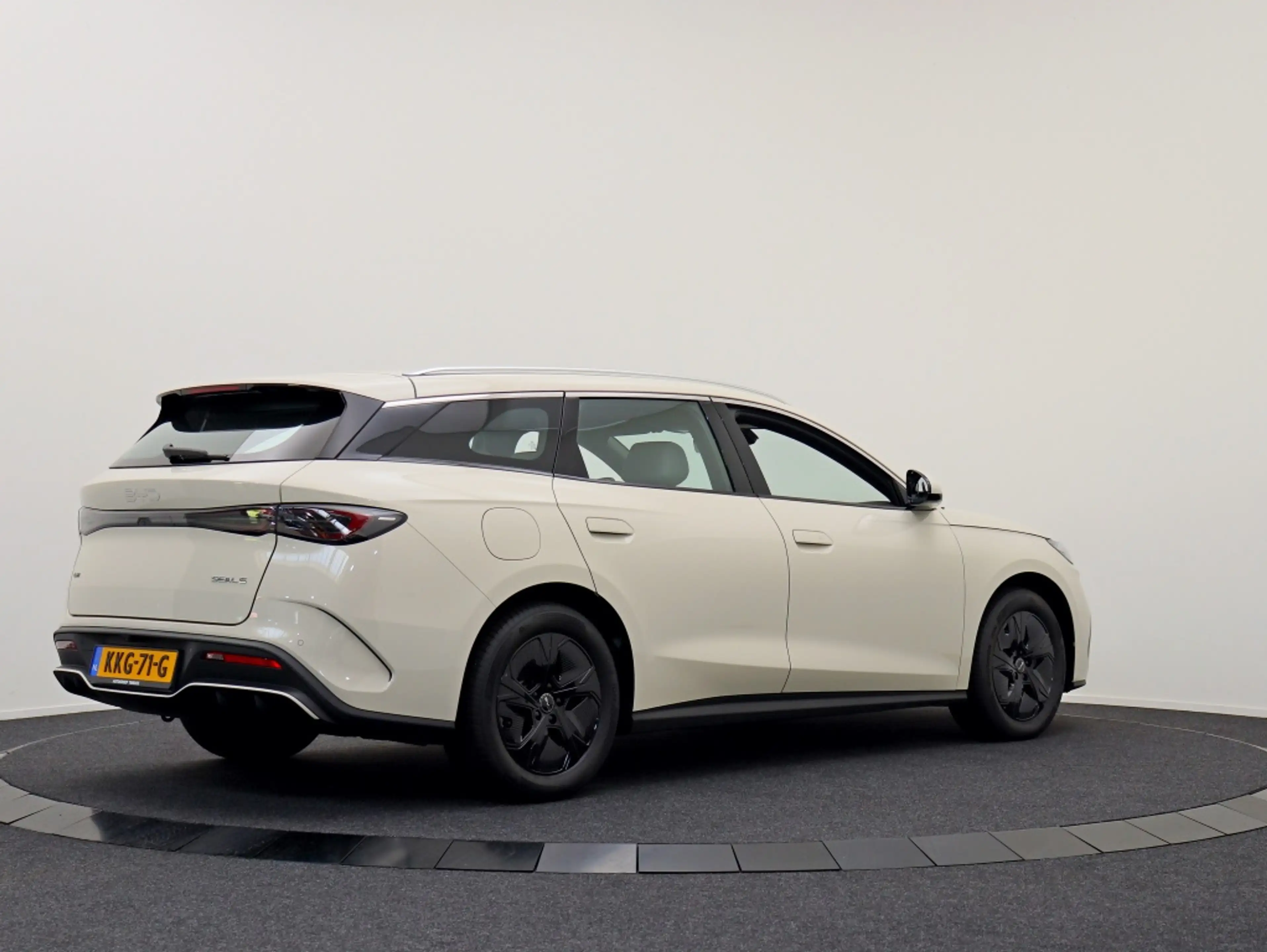 BYD Seal 6 Touring 1.5 DM-i Boost | Navigatie | Private lease — photo 2