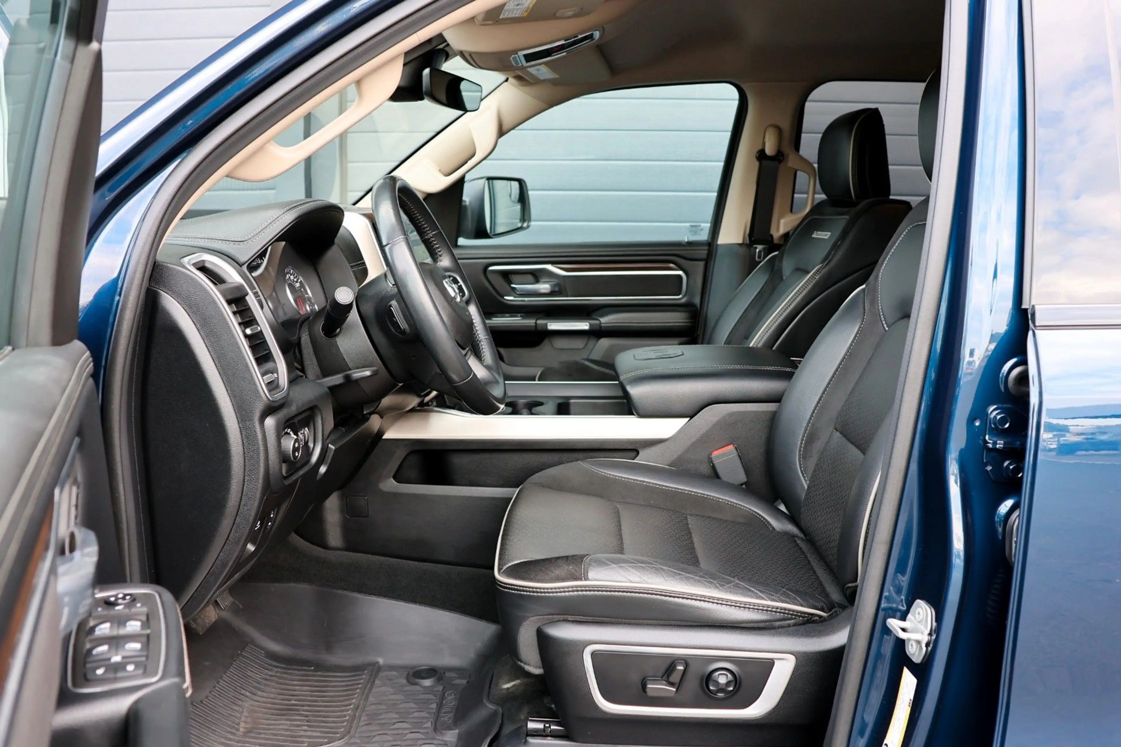 Dodge RAM 1500 5.7 4x4/ALPINE/AHK/SHZ/LHZ/KAMERA/R20 — photo 15