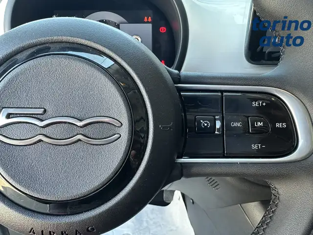 Fiat 500 view 13