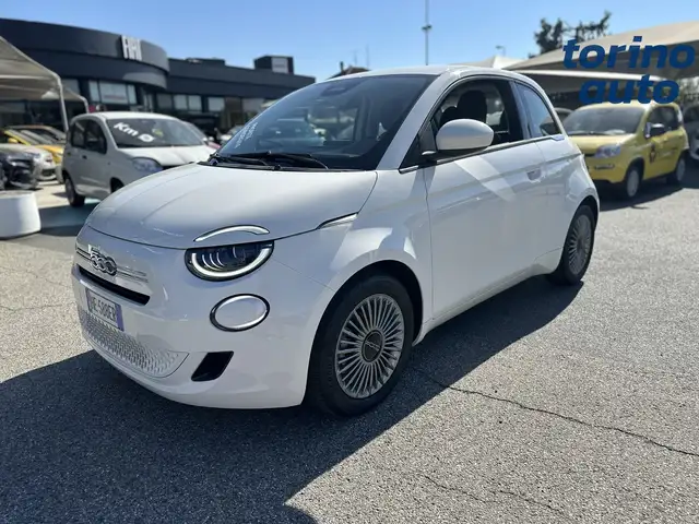 Fiat 500 view 3