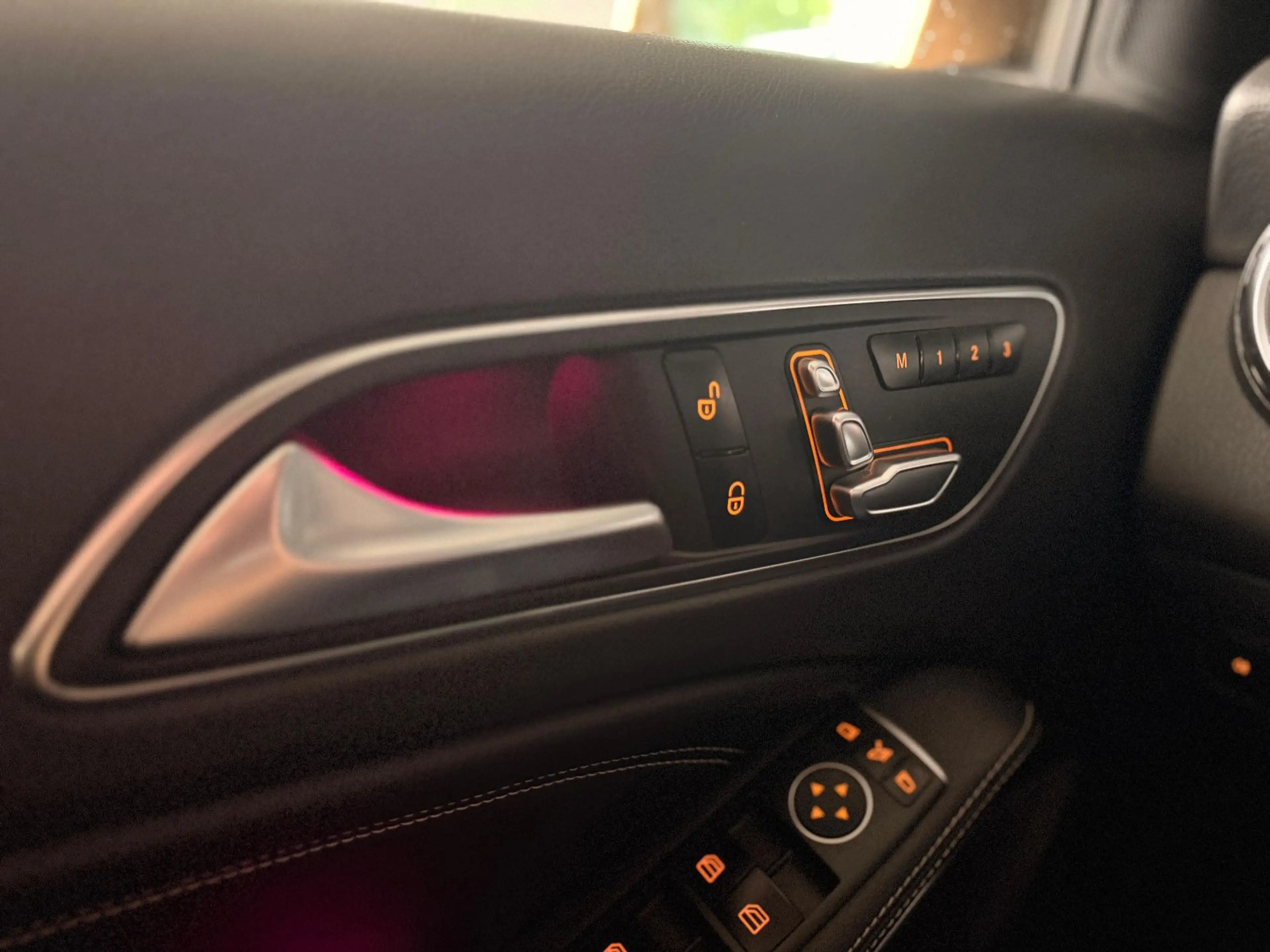Mercedes-Benz GLA 180 *Garantie*AHK*Navi*Rfk*LED*189€ mtl. — photo 10