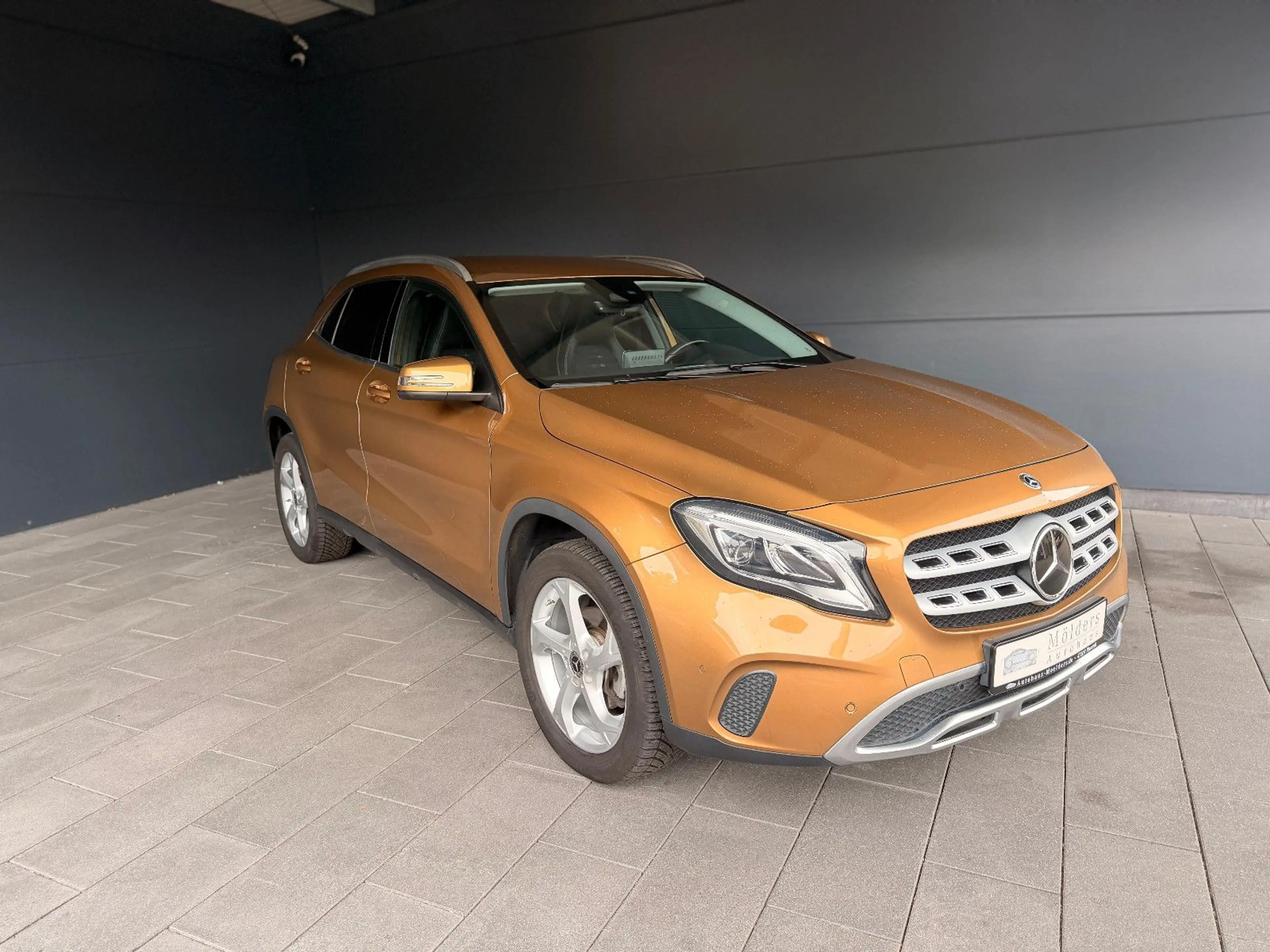 Mercedes-Benz GLA 180 *Garantie*AHK*Navi*Rfk*LED*189€ mtl. — photo 6