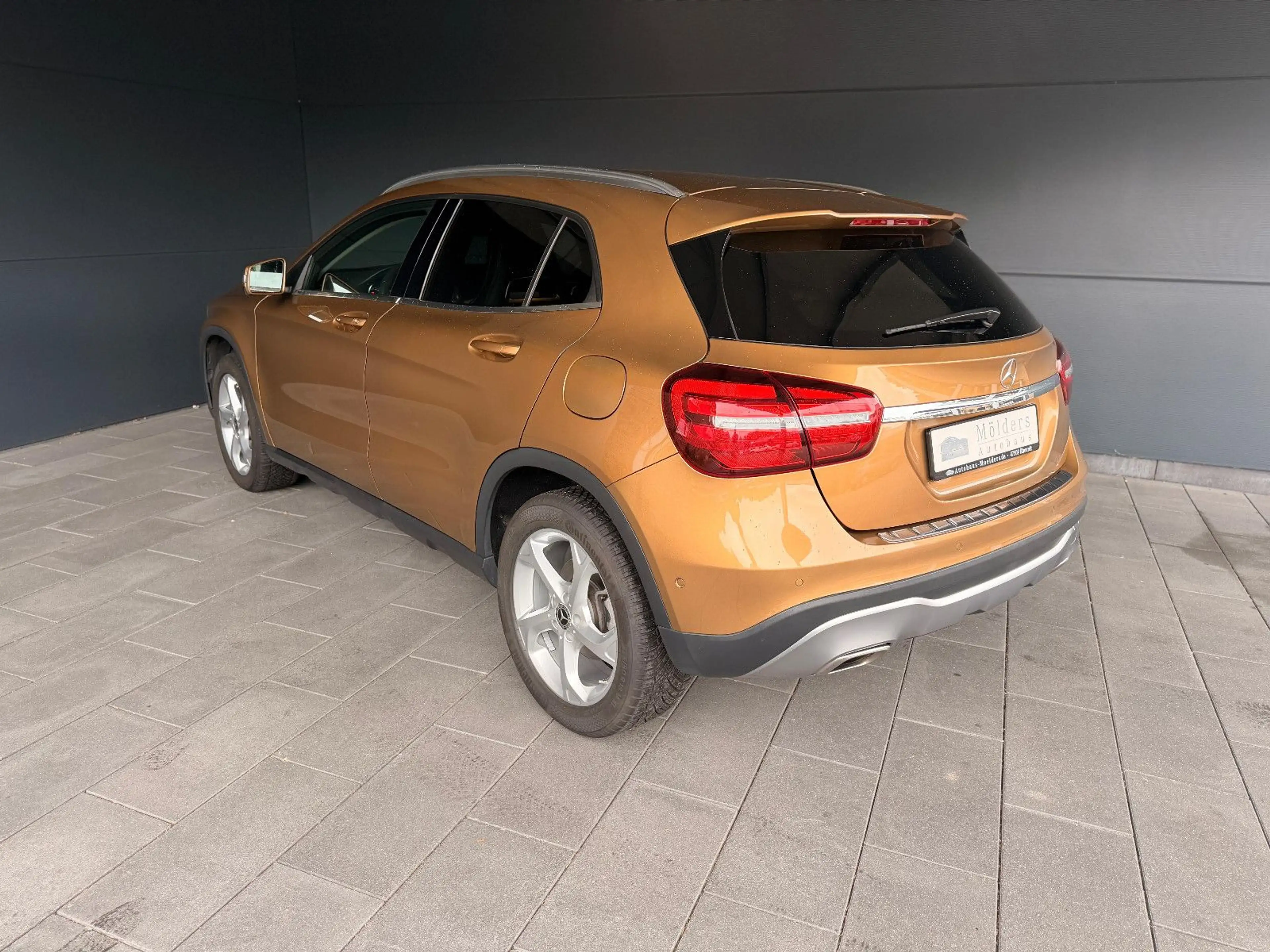 Mercedes-Benz GLA 180 *Garantie*AHK*Navi*Rfk*LED*189€ mtl. — photo 8