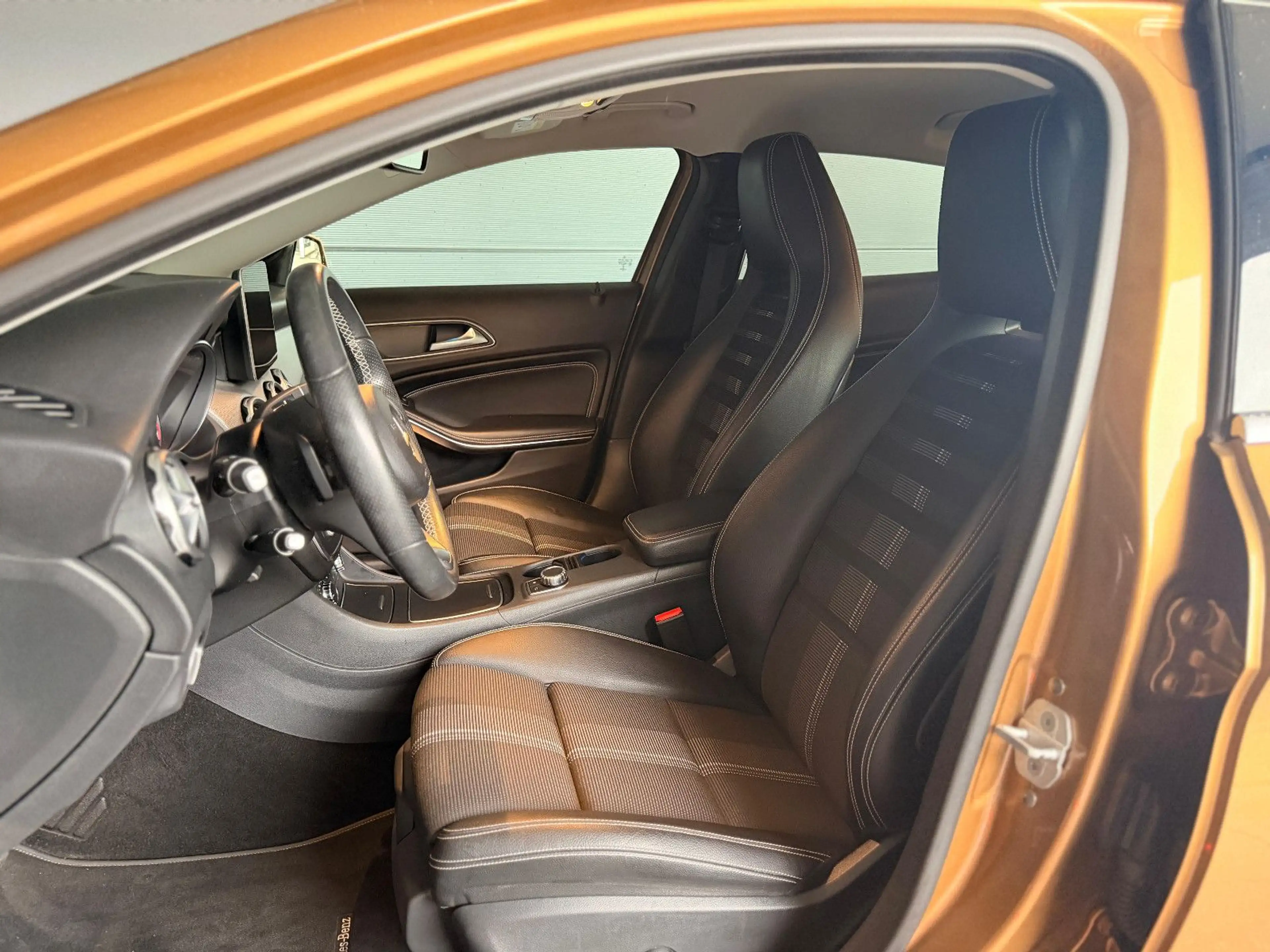 Mercedes-Benz GLA 180 *Garantie*AHK*Navi*Rfk*LED*189€ mtl. — photo 7