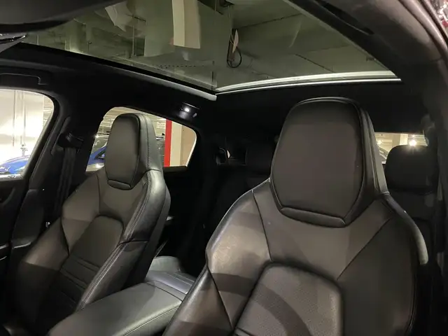 Porsche Cayenne view 13