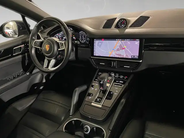 Porsche Cayenne view 7