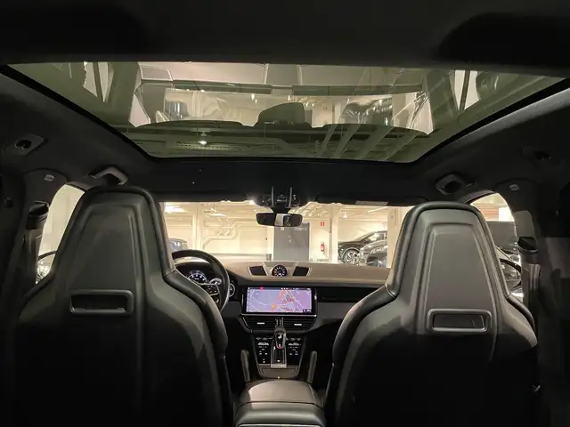 Porsche Cayenne view 14
