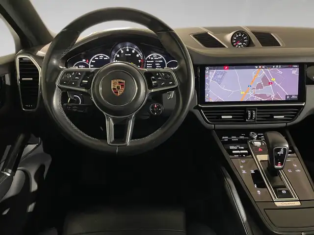 Porsche Cayenne view 6