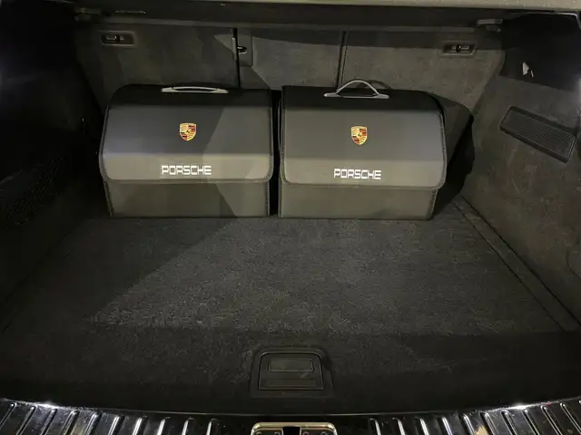 Porsche Cayenne view 12