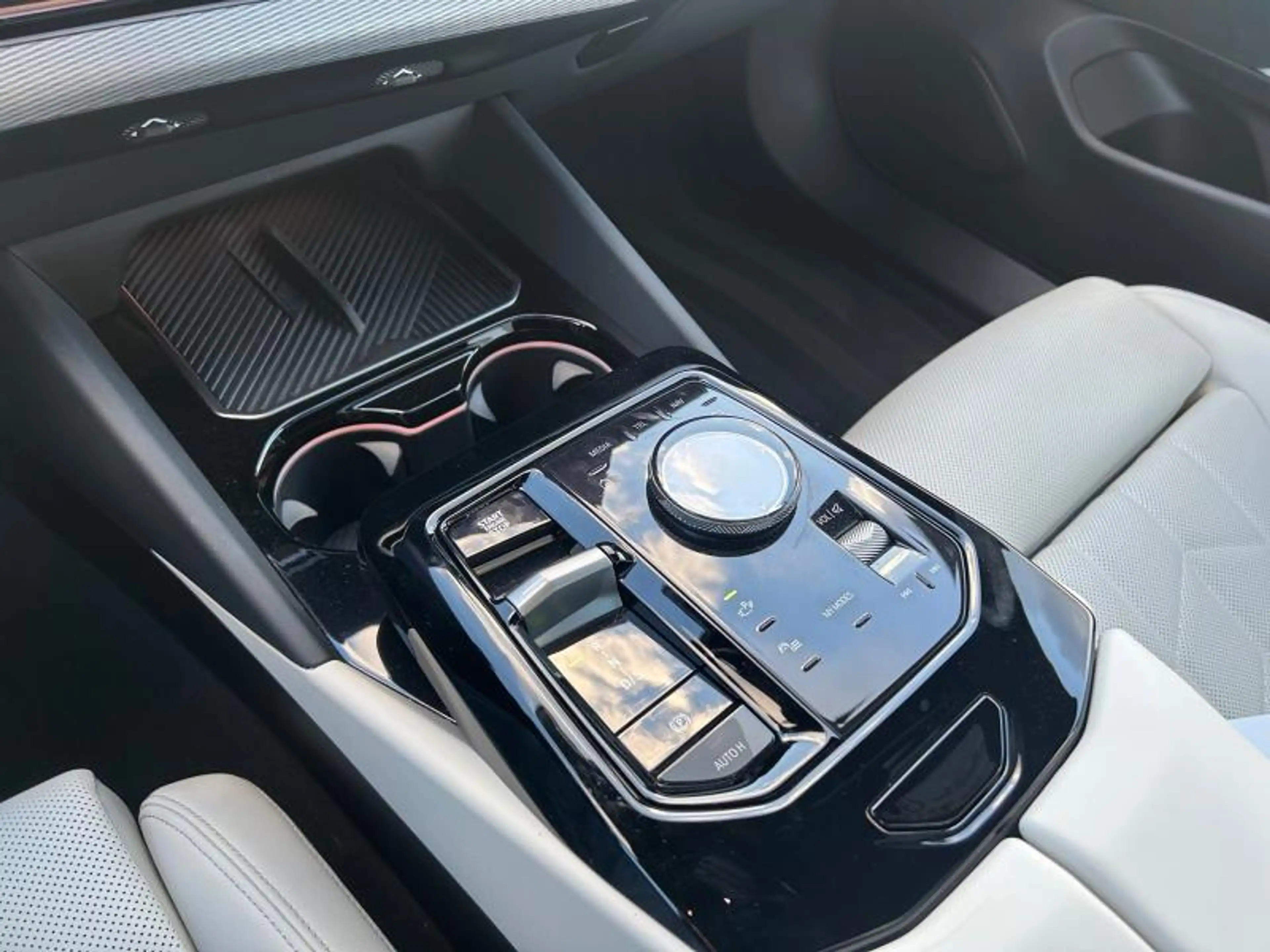 BMW 550 550e xDrive Berline Kit M Sport — photo 11