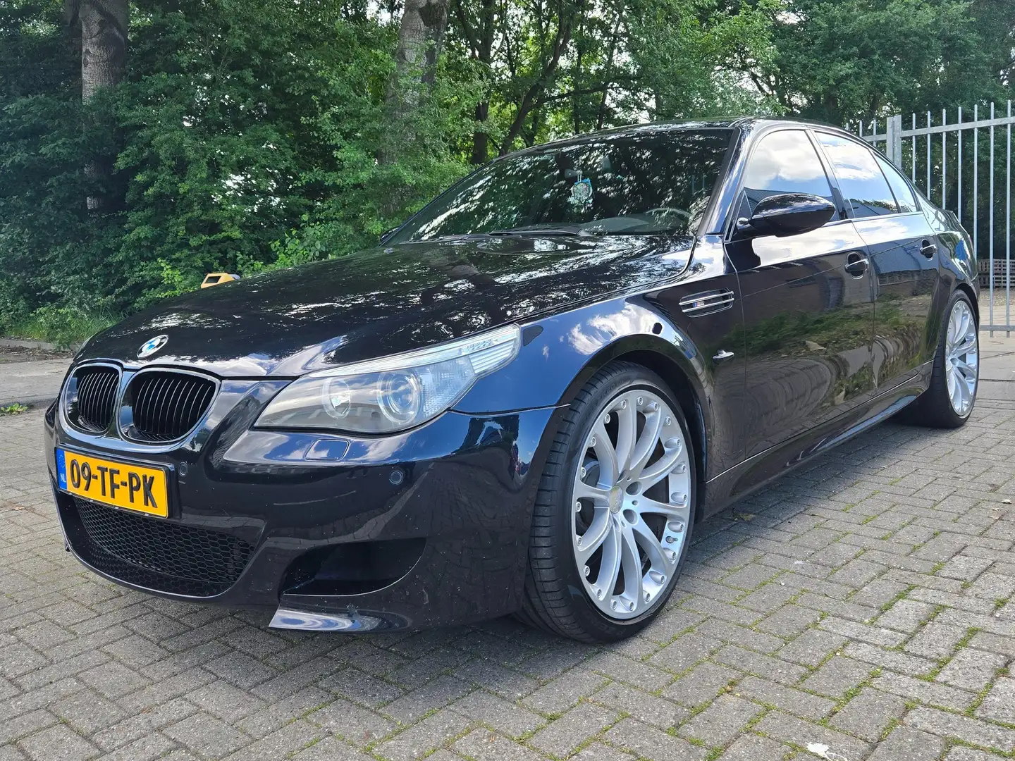 BMW M5 M5 Schwarz - 2