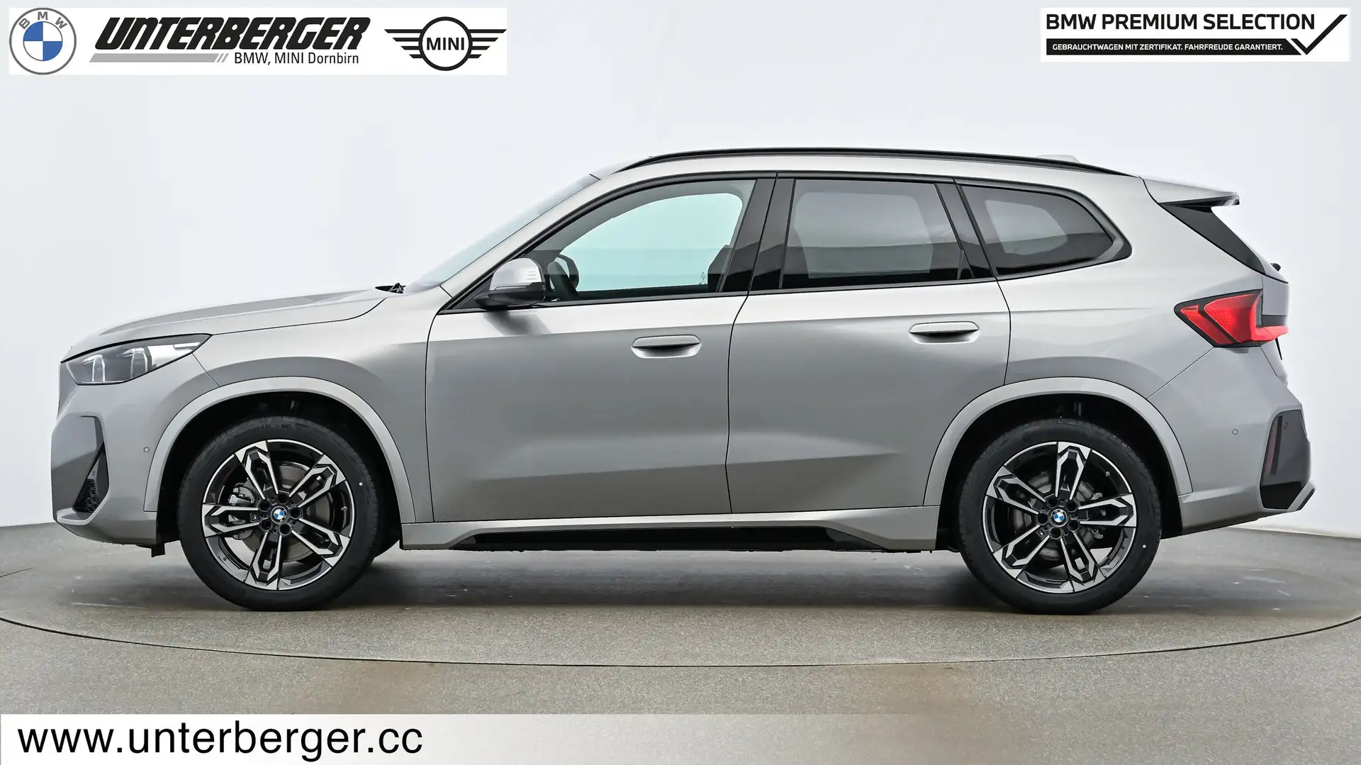 BMW iX1 xDrive30 M Sportpaket // elektr. Anhängerkupplung Silber - 2