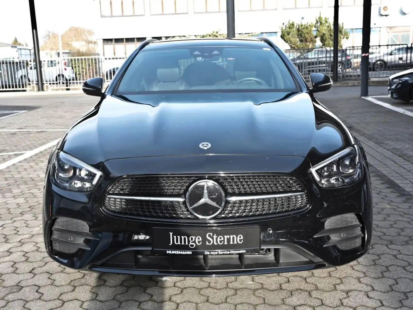 Mercedes-Benz E 300 e T AMG Night Panorama Distronic AHK Memory Schwarz - 2