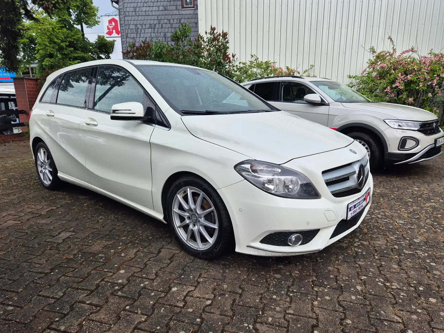 Mercedes-Benz B 180 CDI Navi, Sitzheizung, Regensensor ... bijela - 2