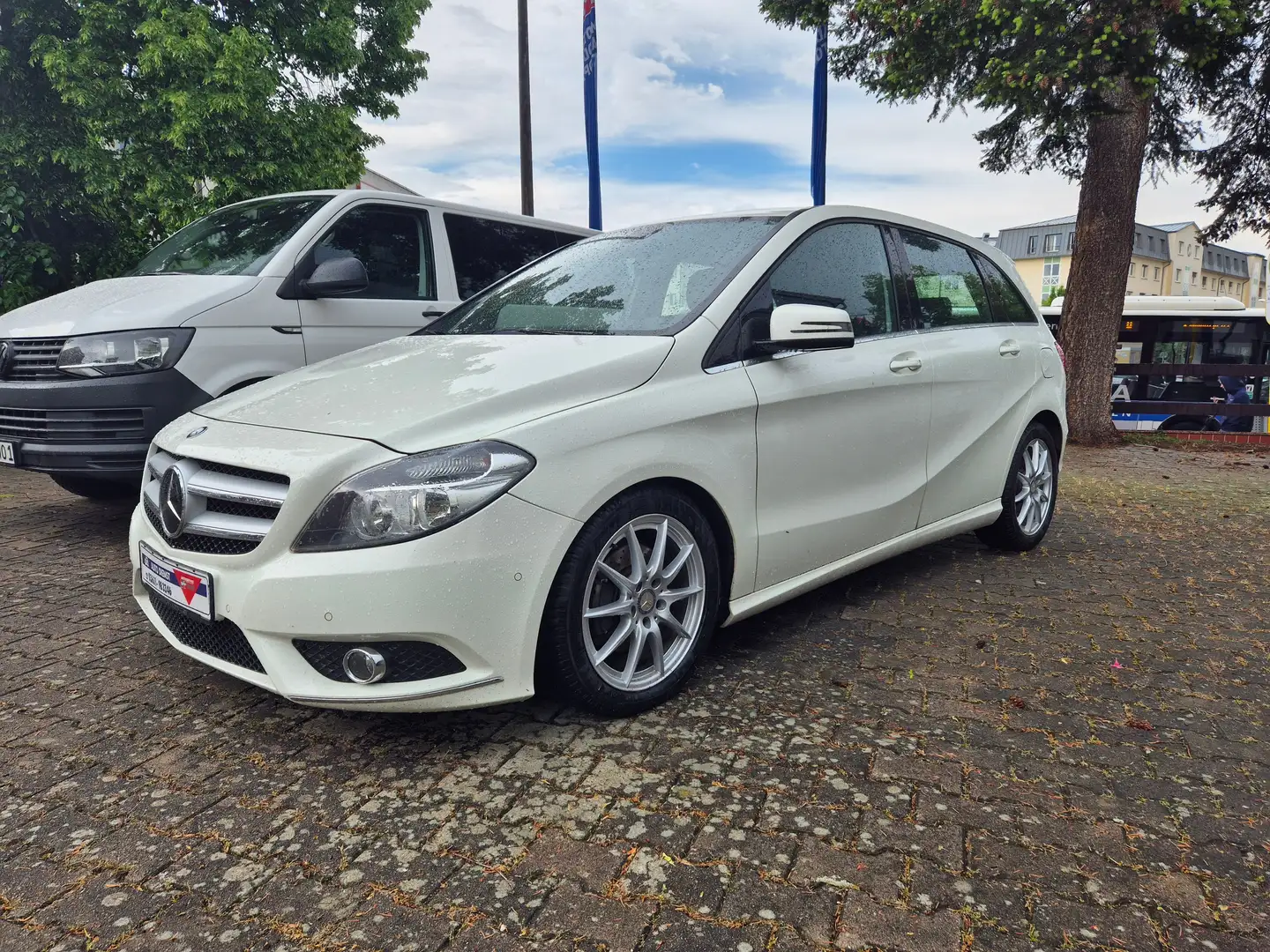 Mercedes-Benz B 180 CDI Navi, Sitzheizung, Regensensor ... bijela - 1