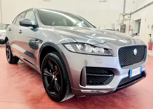 Jaguar F-Pace F-Pace 2.0d i4 R-Sport awd 180cv auto my18