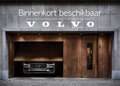 Volvo XC60 II Plus, B4 Mild-Hybrid, Benzin, Bright Schwarz - thumbnail 1