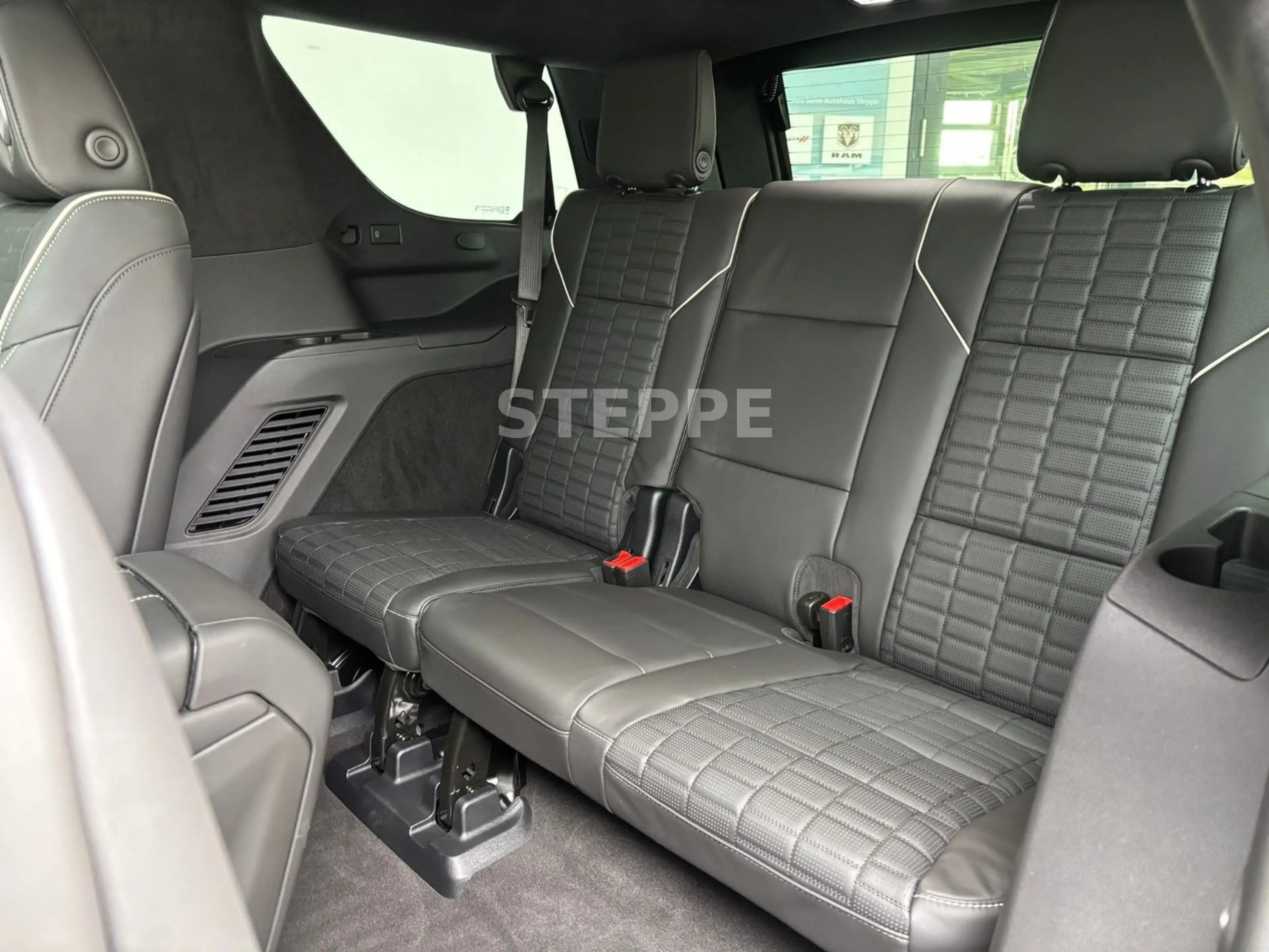 Cadillac Escalade FACELIFT MY26 6.2 V8 Sport Platinum 24" — photo 8