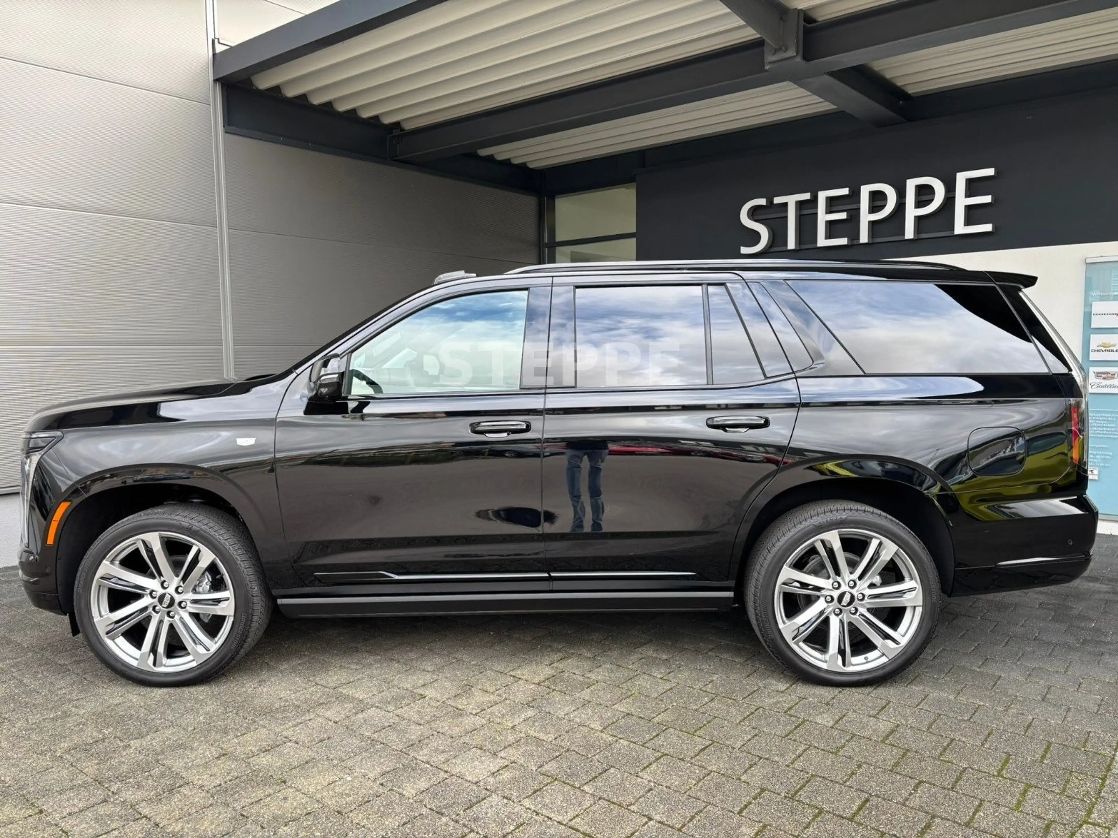 Cadillac Escalade FACELIFT MY26 6.2 V8 Sport Platinum 24" — photo 3