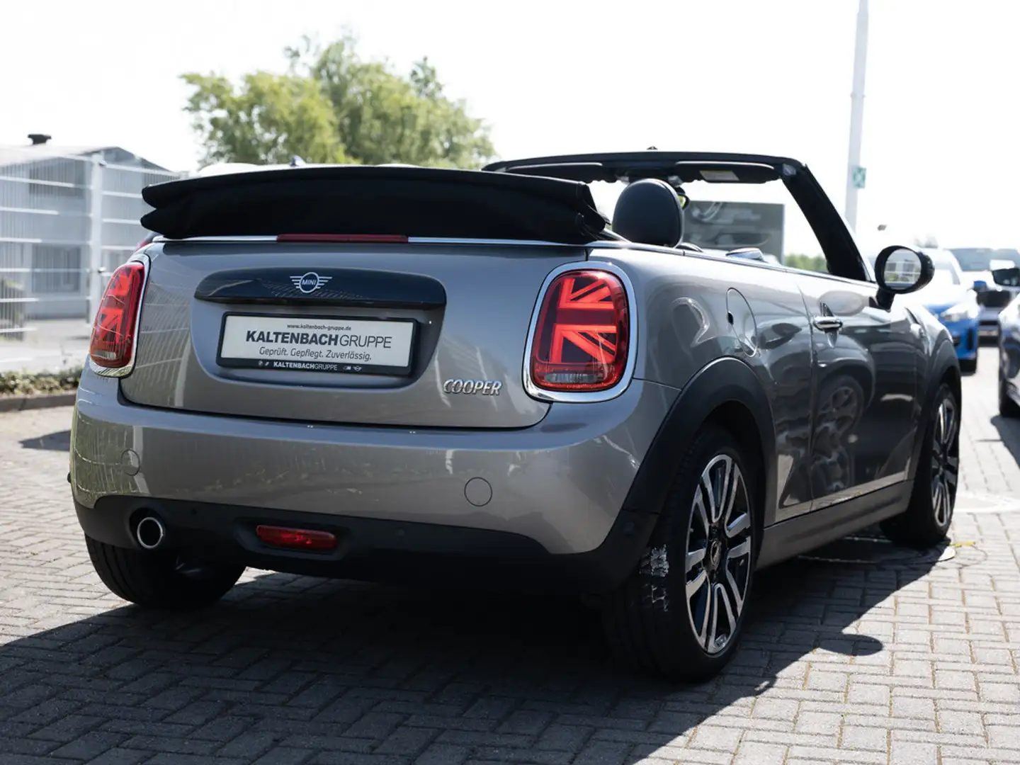 MINI Cooper Cabrio Chili LED NAVI H/K KAMERA KLIMA Silber - 2