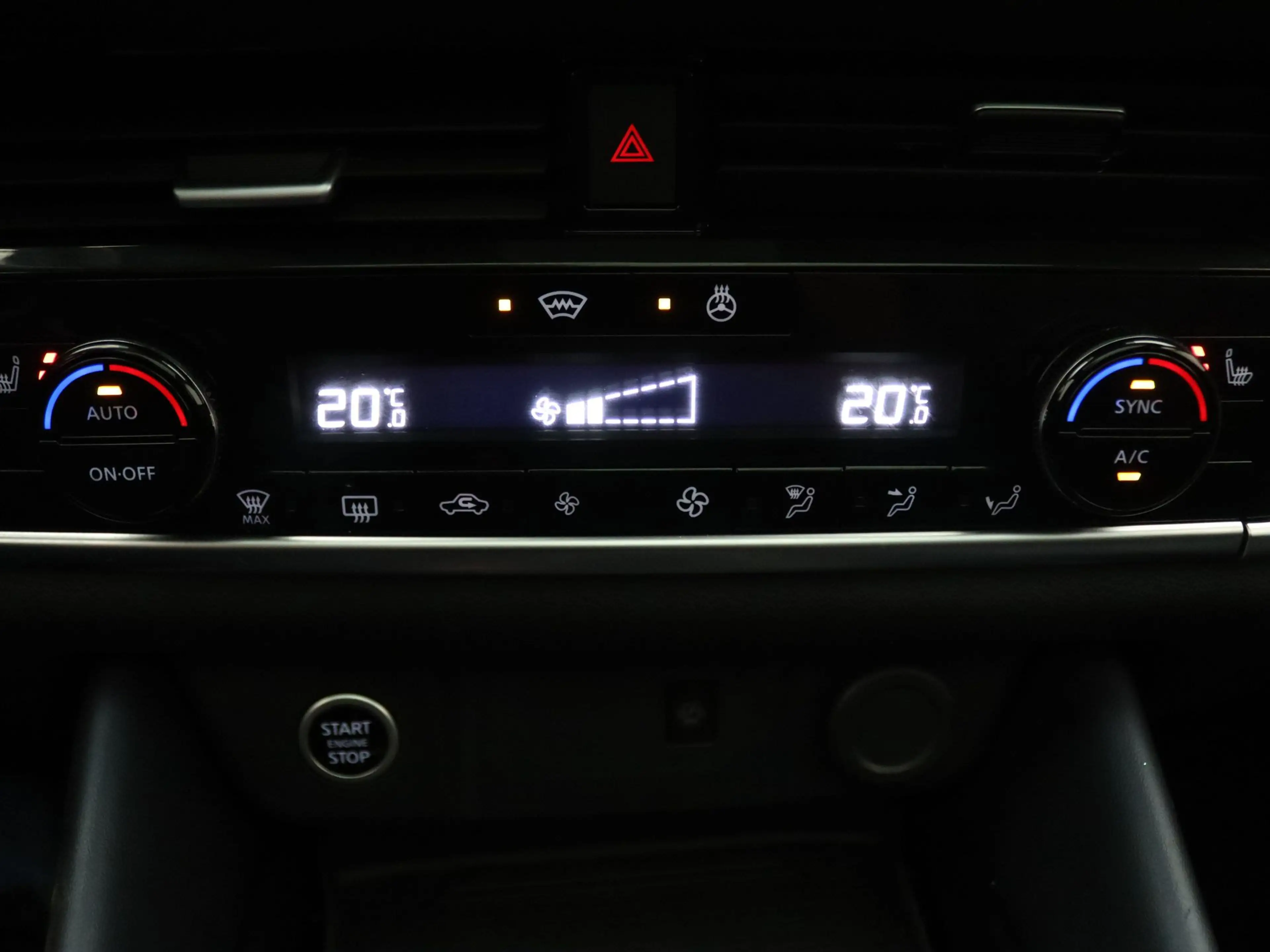Nissan Qashqai 160pk MHEV Xtronic Business Premium Apple Carplay/ — photo 10