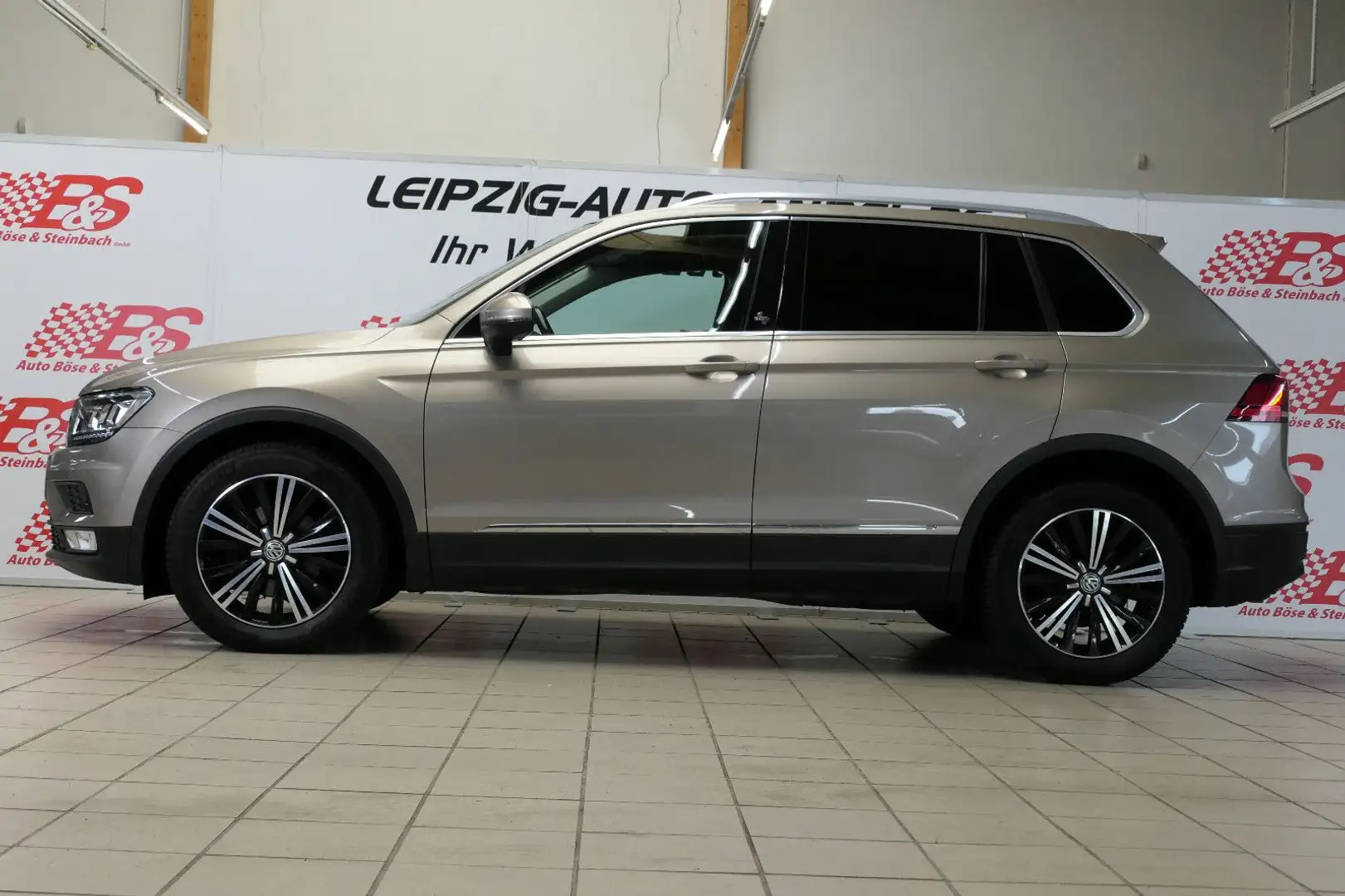 Volkswagen Tiguan Sound*LED*AHK*NAV*SHZ*ACC*APP*KAM* Beige - 2